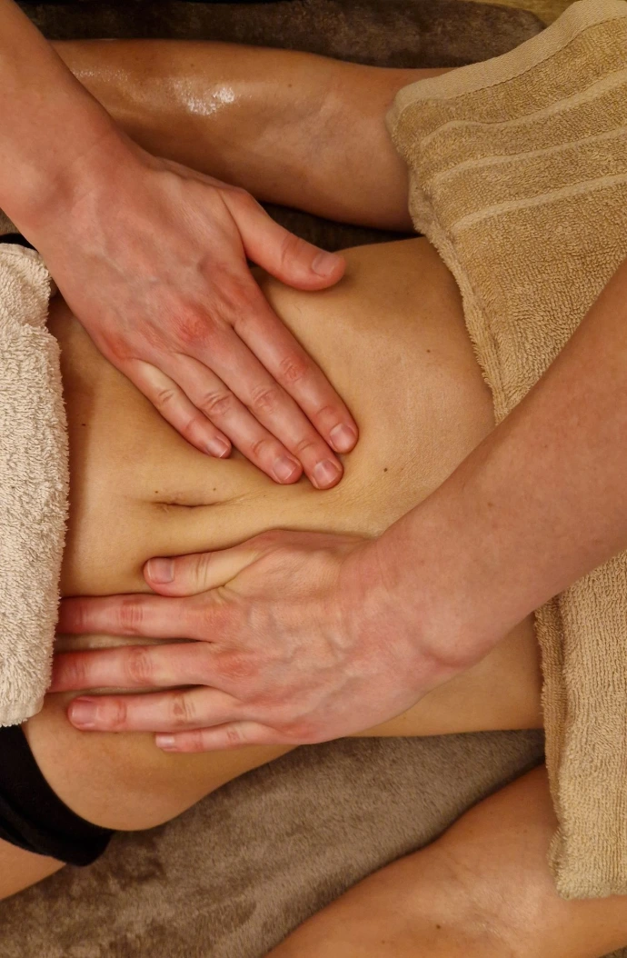 Massage Californien ventre 